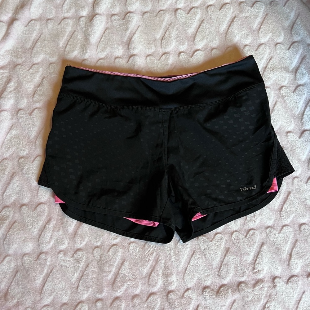 Athletic shorts size M